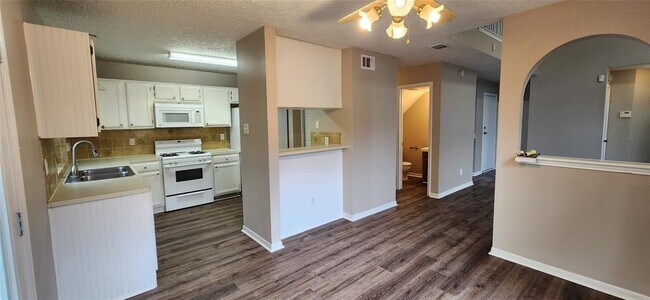 Foto del edificio - 12027 Oakner Dr