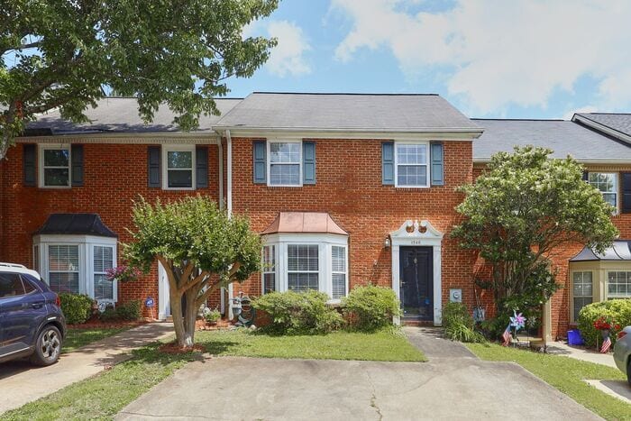 Primary Photo - 1546 Paces Ferry N Dr SE