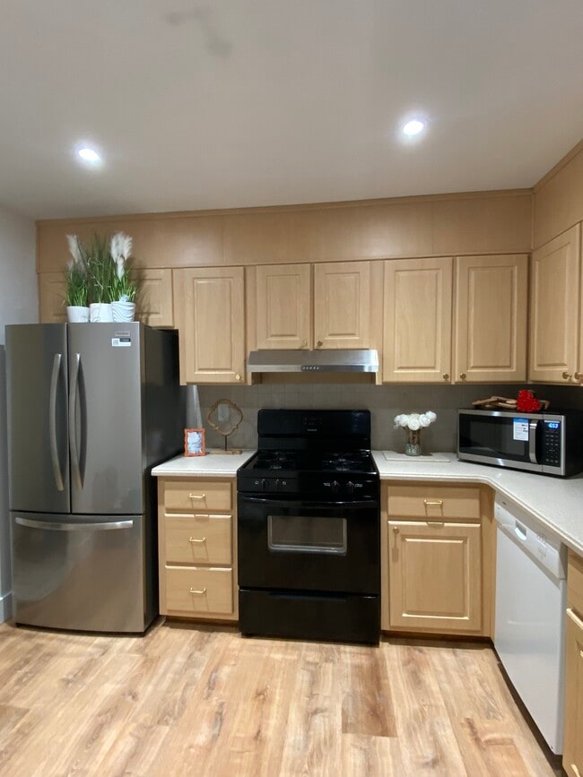 Building Photo - 61 Fulton St