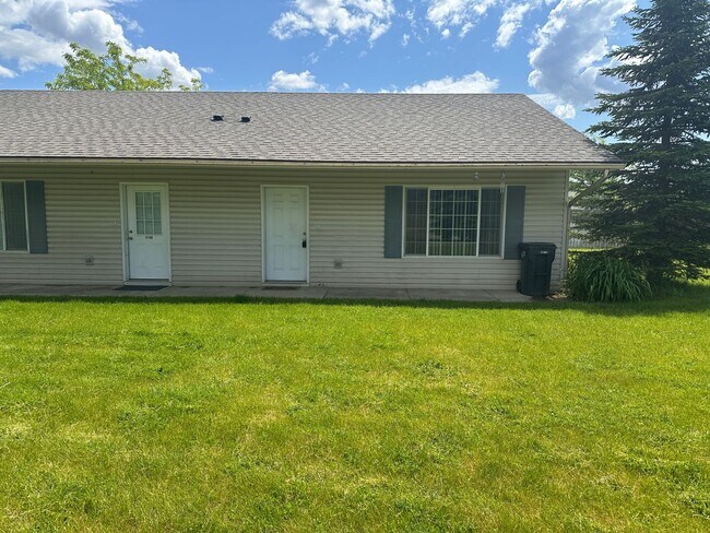 Foto del edificio - 3130 Meadow Glen Ln