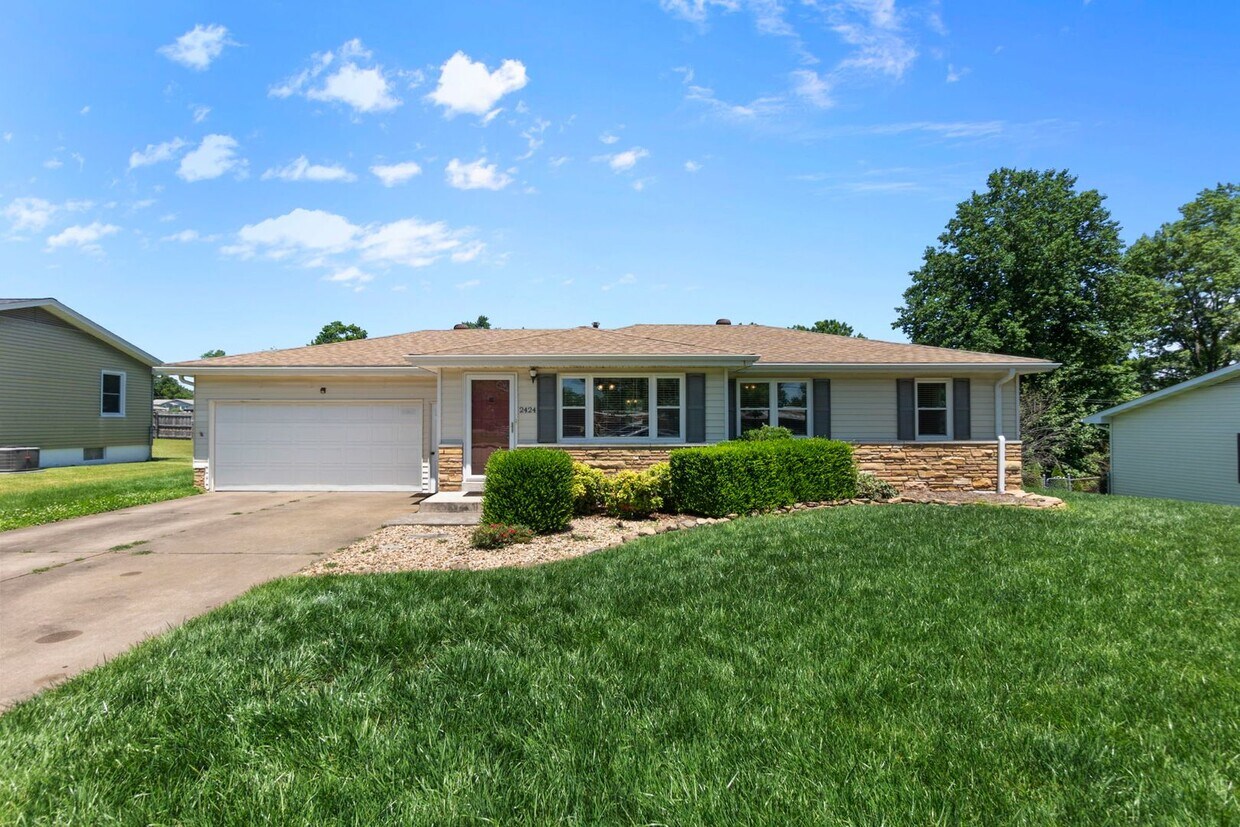 Primary Photo - Charming House in Cape Girardeau