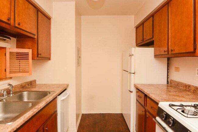 Foto del edificio - 665 W Wrightwood Ave