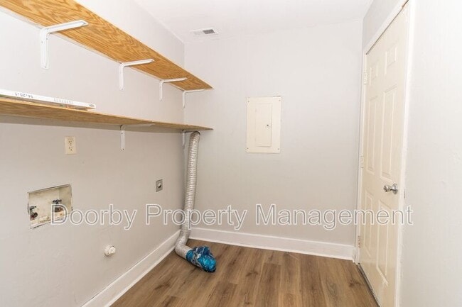 Foto del edificio - 7606 Noah Reid Rd