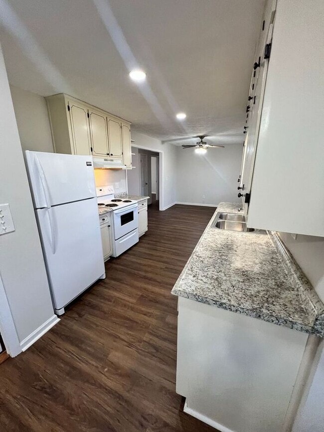 Foto del edificio - Available now!!! 3 bedroom 2 bath in Lilburn