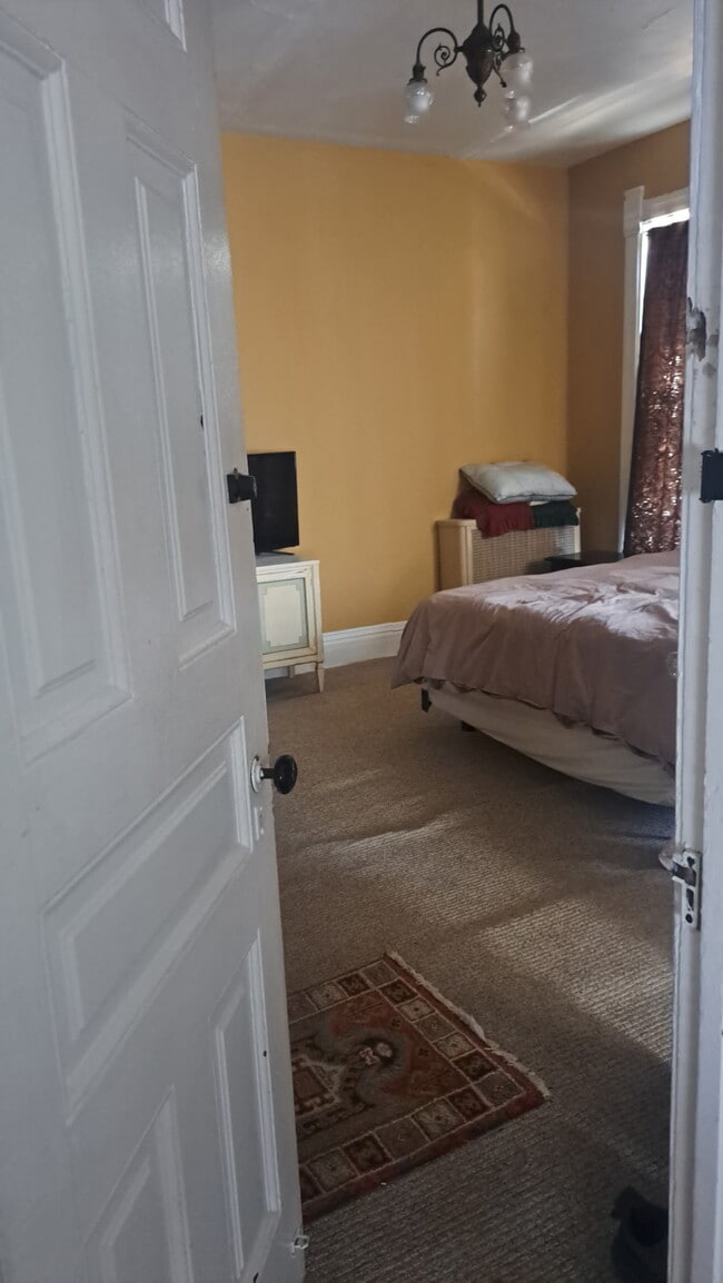 Building Photo - 342 N Fulton Ave