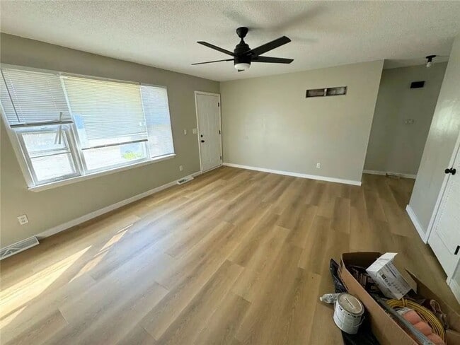 Foto del edificio - 606 Cleburn St