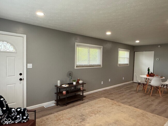 Building Photo - 617 N Co Rd 1050 E