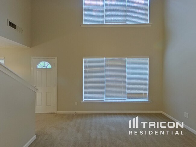 Foto del edificio - 9521 Lakeview Rd