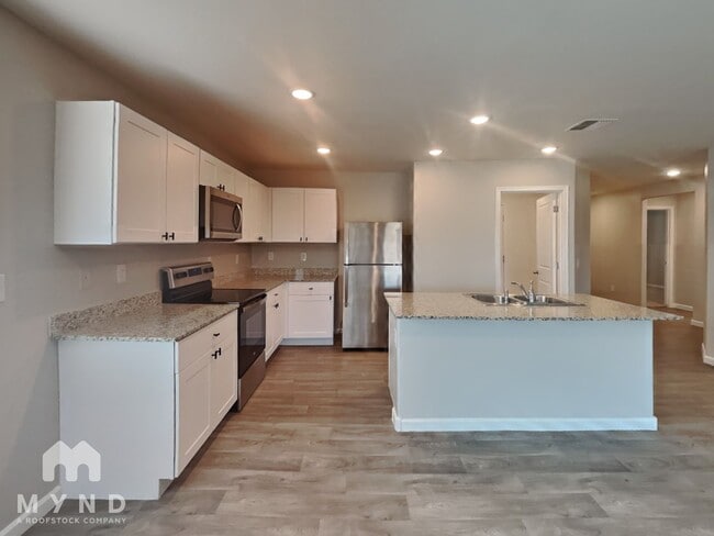 Building Photo - 2060 E Velvet Pl