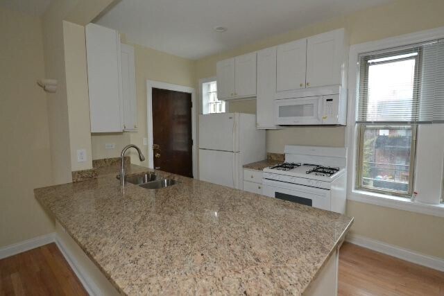Foto del edificio - 4229.5 N Paulina St