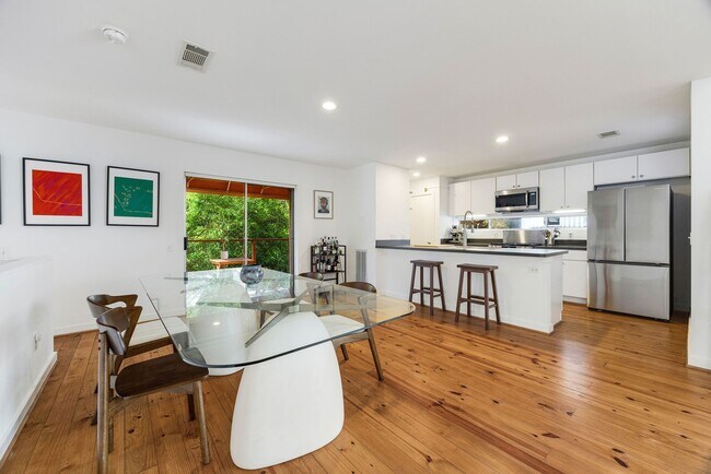 Foto del edificio - 824 Ruthven St