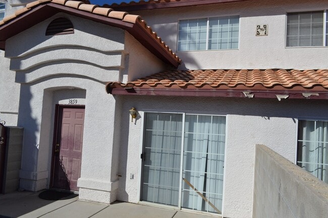 Foto del edificio - SW - ROOMY 3 BEDROOM 2.5 BATH TOWNHOME - 8...