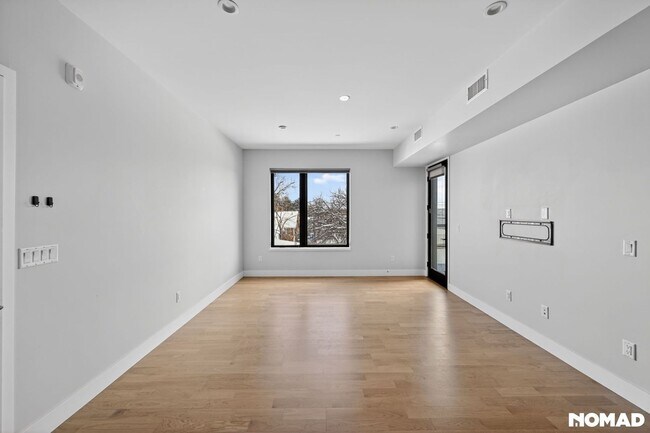 Foto del edificio - 2718 Pine St