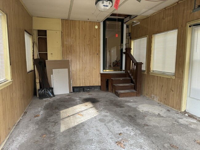 Building Photo - 472 Flint St