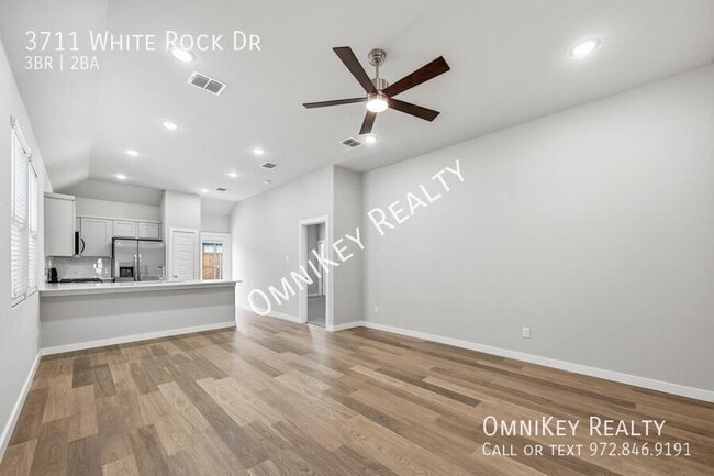 Building Photo - 3711 White Rock Dr