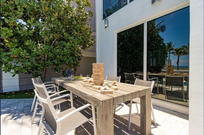 Foto del edificio - 3350 NE 14th Ct