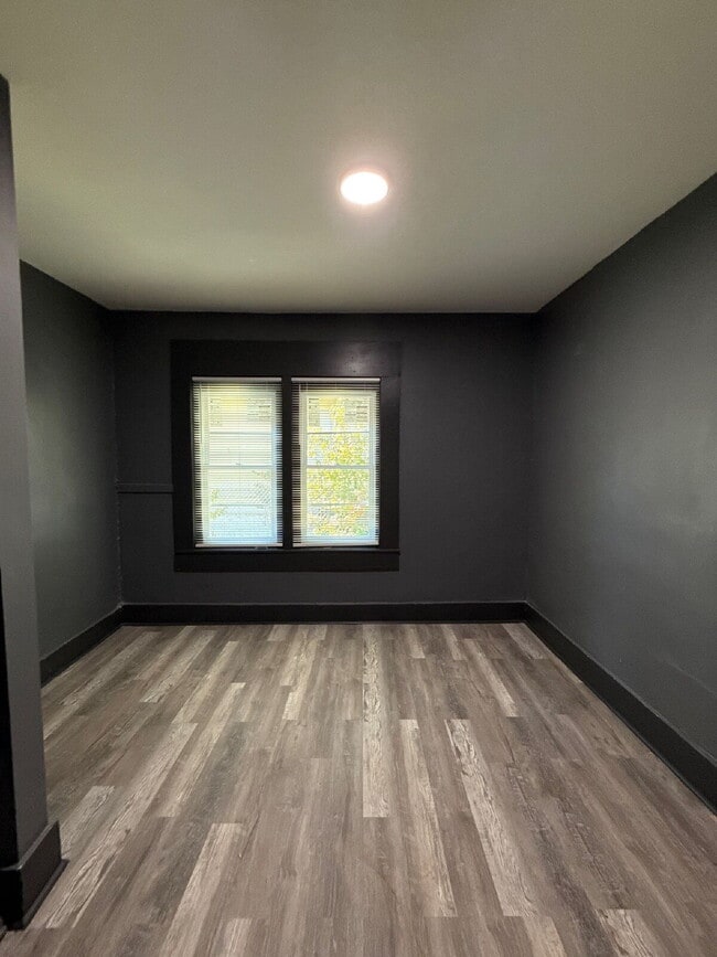 Building Photo - Fully Renovated 4BR in Berclair/Highland Heights – Section 8 Welcome