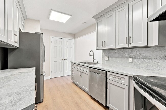 Building Photo - 22555 Kinst Ct
