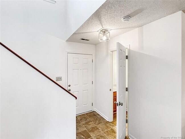 Building Photo - 5306 Aden Ct