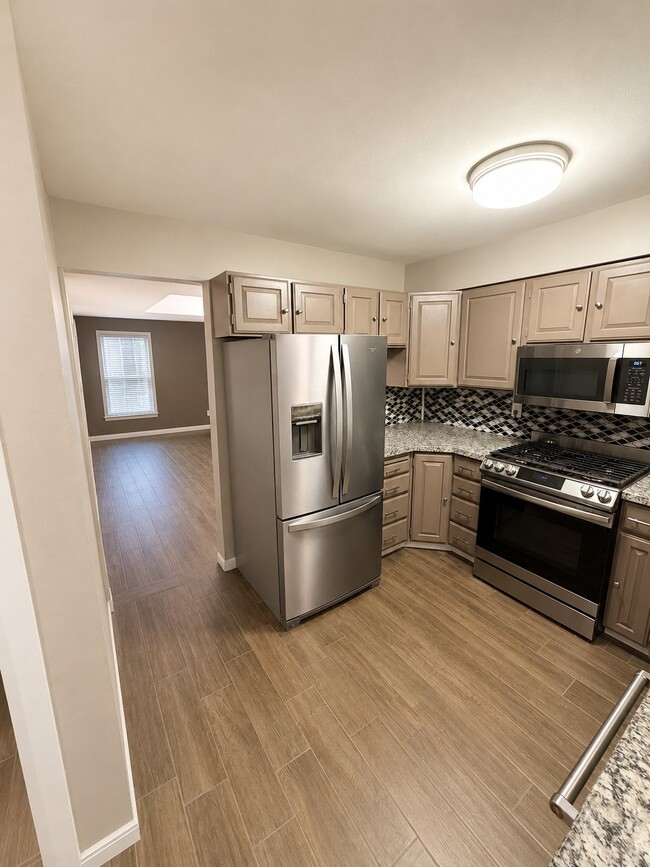 Photo - 88 W 50 S (Centerville, UT) Townhome