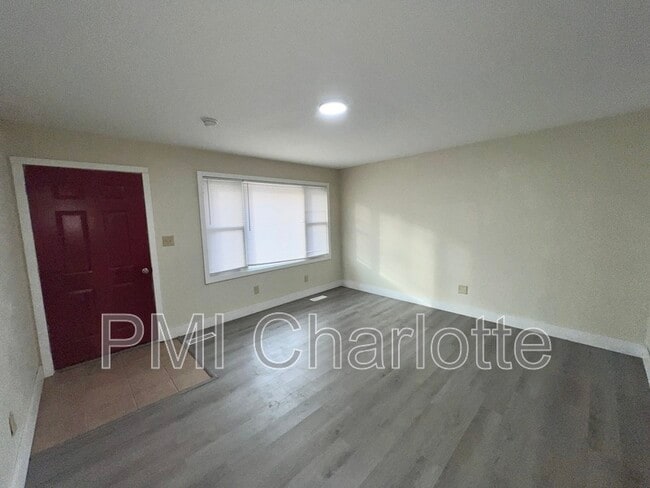 Foto del edificio - 3740 Branding Iron Dr