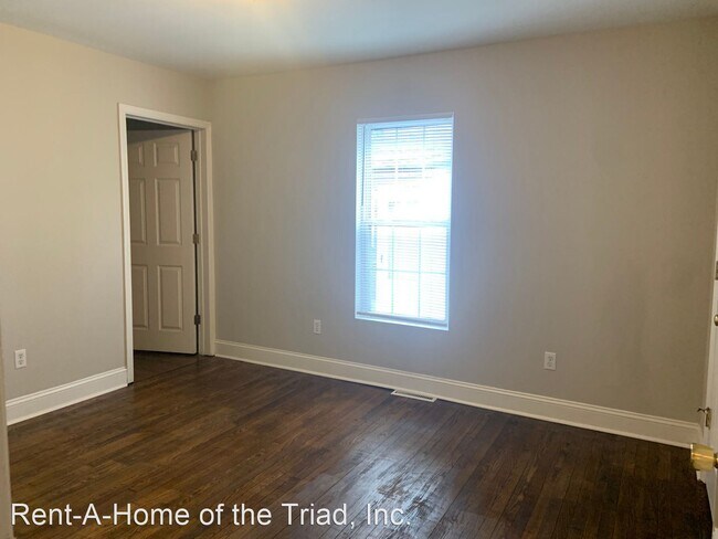 Building Photo - 3 br, 1.5 bath House - 2318 Lawndale Drive