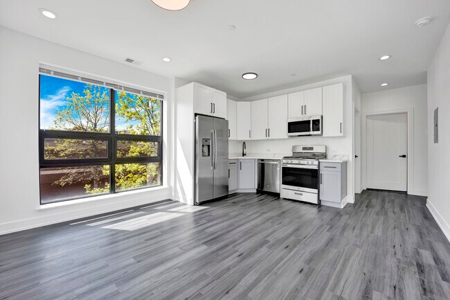 Building Photo - 4350 W Lawrence Ave