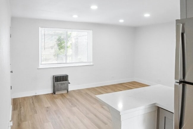 Foto del edificio - 1368 Lafayette St