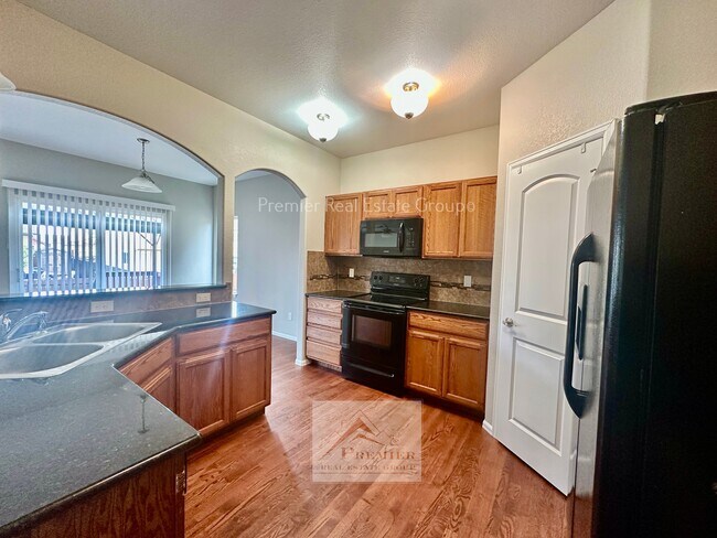 Foto del edificio - 4873 San Amels Way