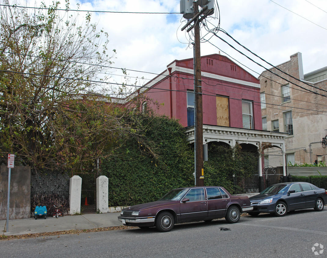 Primary Photo - 1121 Margaret Pl