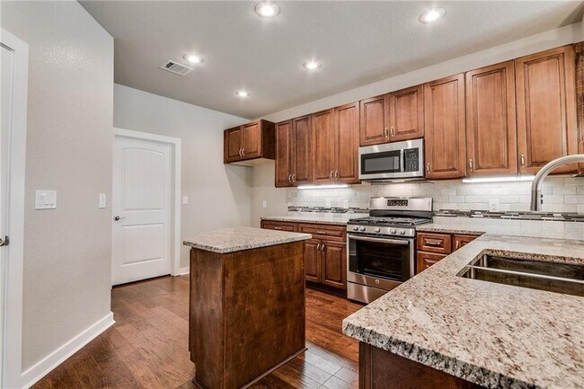 Building Photo - 3300 Elija St