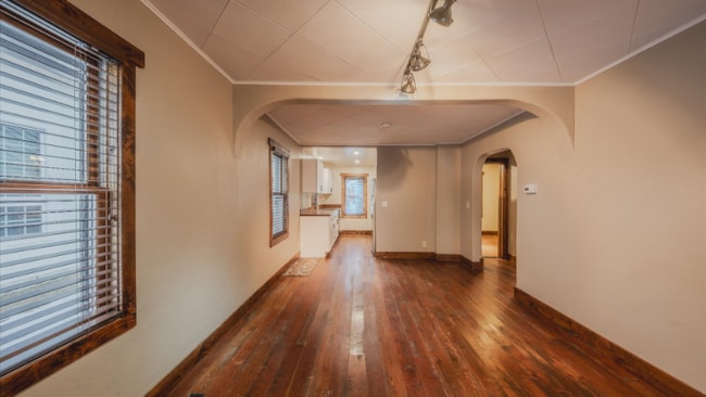 Building Photo - 916 2nd St