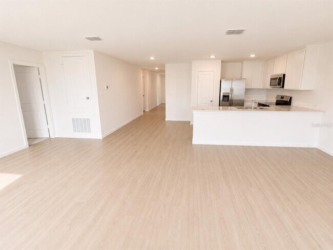 Foto del edificio - 3171 Totem Rd