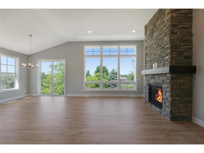 Building Photo - 9015 Jade Cir N