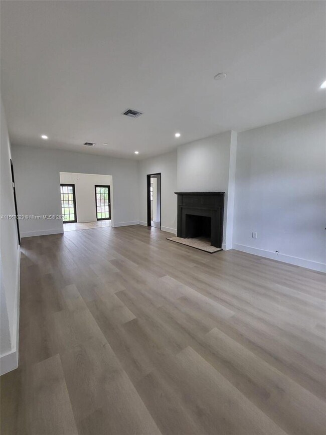 Foto del edificio - 816 NE 91st Terrace