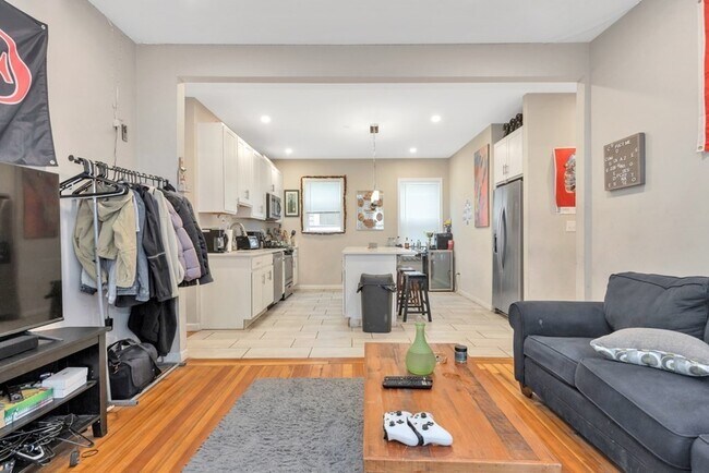 Building Photo - 216 Calumet St