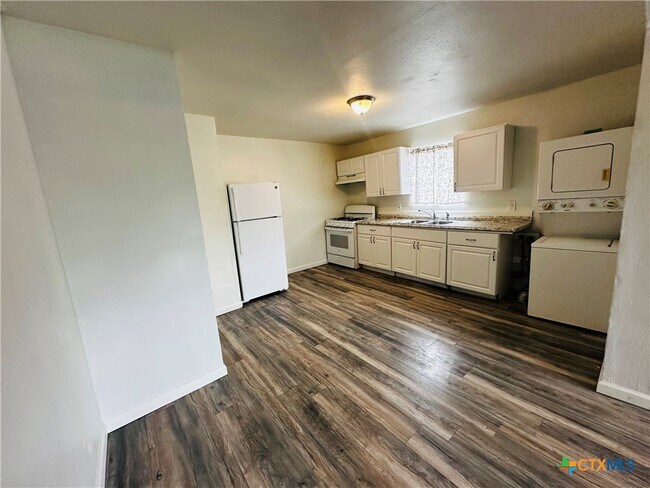 Foto del edificio - 714 S River St