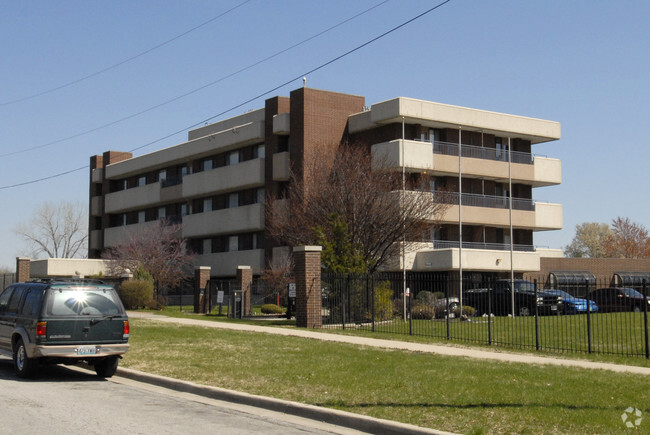 Foto del edificio - Martin Luther King Village Apartments