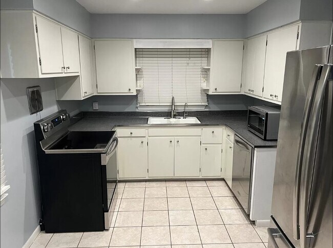 Foto del edificio - 1120 Ivy Ln