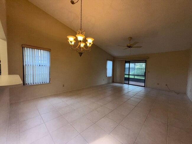 Foto del edificio - Spacious 2 bedroom, 2 bathroom home