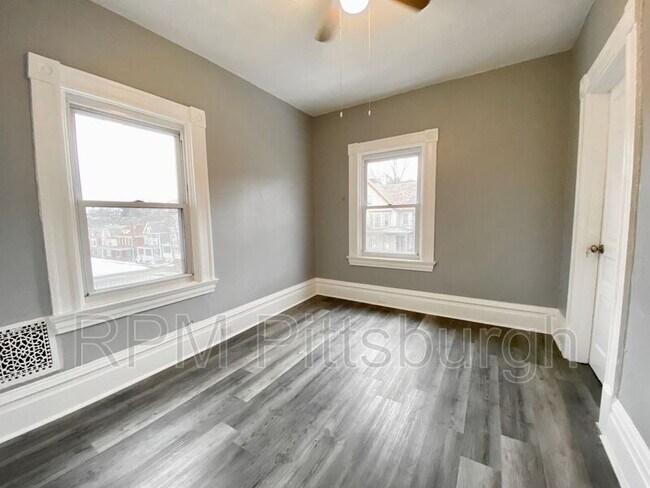 Building Photo - 505 Dawson Ave