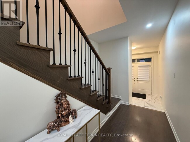 Building Photo - 70 Fruitful Cres