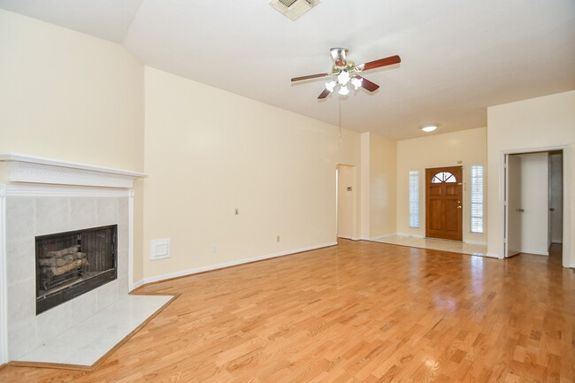 Building Photo - 12415 Fox Trace Ln