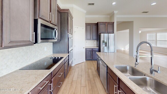 Foto del edificio - 15790 Whitebark Dr