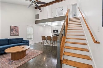 Building Photo - 108 Oak Plns Aly