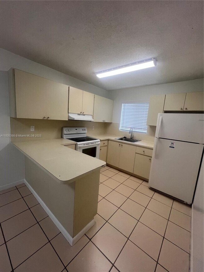 Foto del edificio - 6165 W 22nd Ct
