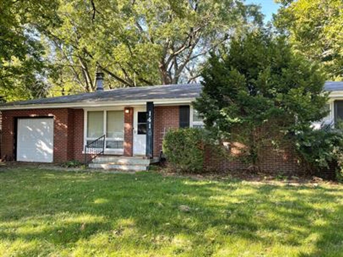 Foto principal - 1415 S Western Ave