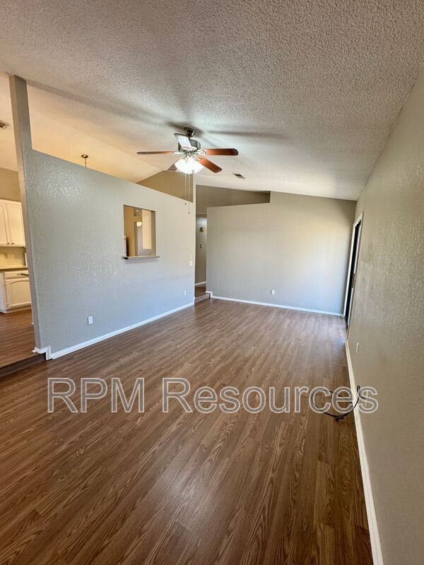 Building Photo - 8317 Woodhue Dr