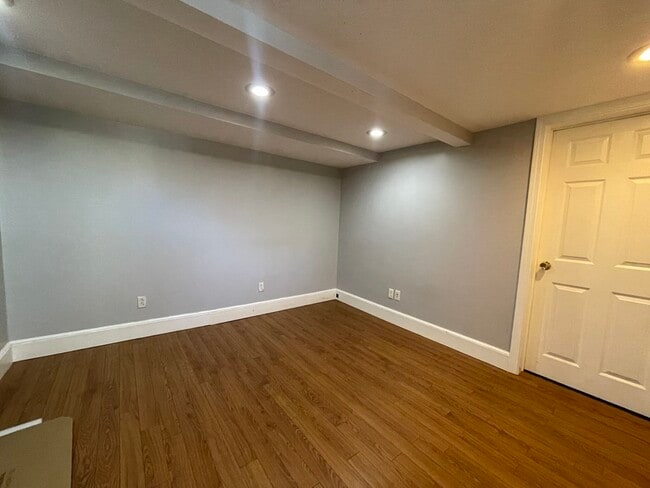Building Photo - 31 Wheatland St