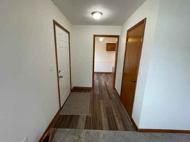 Foto del edificio - 721 Swing Ave